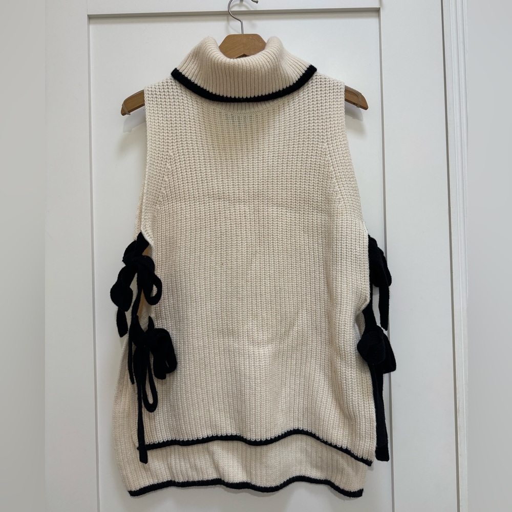 INTERMIX Cream Turtle Neck Side Tie Sweater Vest (size s)
